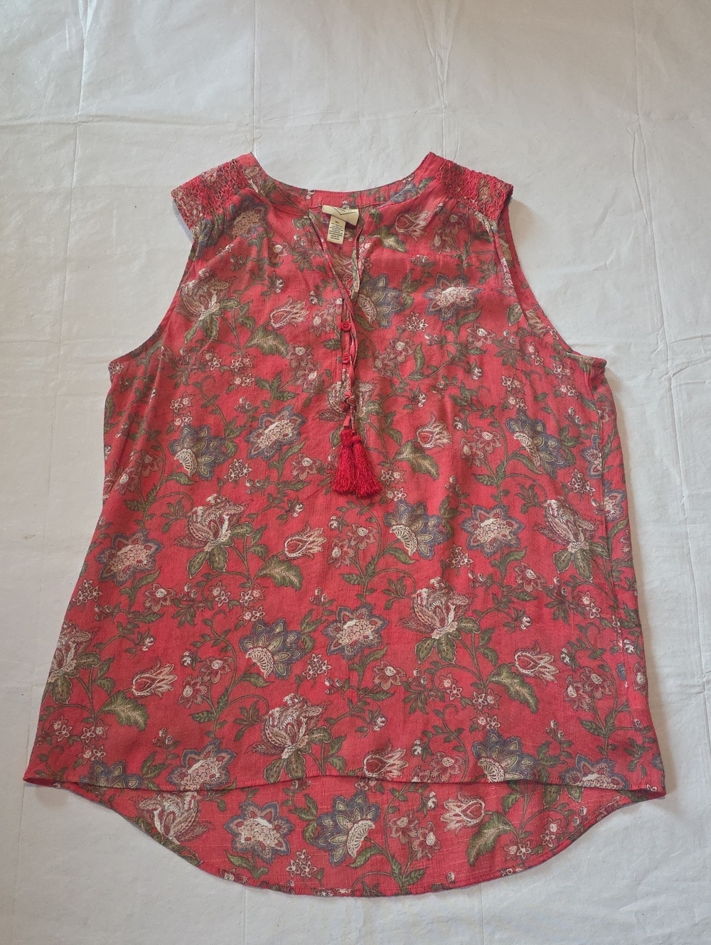 St. John's Bay Women's Red Floral Sleeveless Top Curved Hem Tassels Boho XL